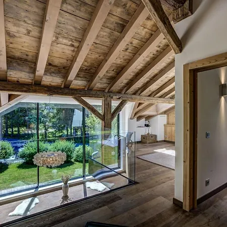 Bigchalet With Sauna And Parking 別荘