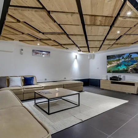 別荘 Bigchalet With Sauna And Parking *
