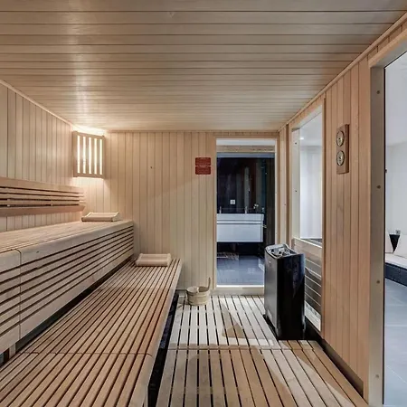 Holiday home Bigchalet With Sauna And Parking